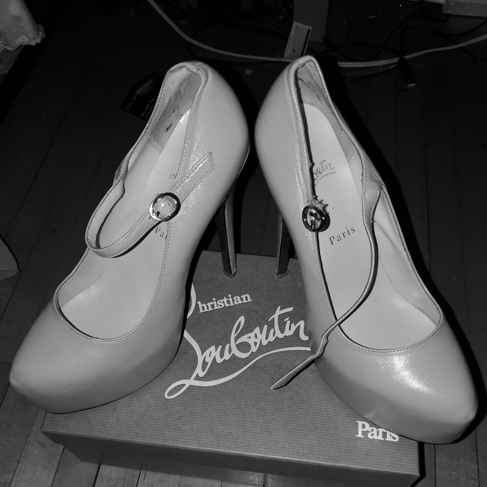 Christian Louboutin Beige Lady Daffodil Mary Jane
